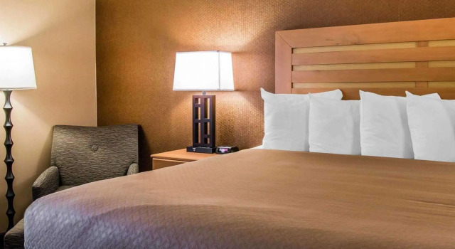 Двухместный номер Standard Quality Inn & Suites Warren - Detroit