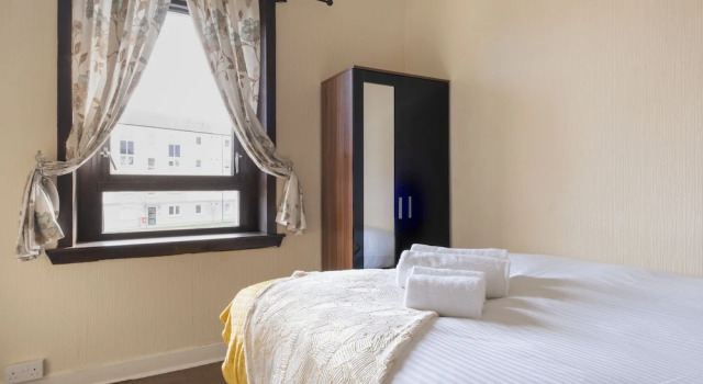Novelty Suites Froghall Avenue
