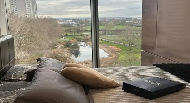 Stunning 2-bedroom Flat With Park View, Varaa Huoneisto Asunnot kohteessa Merseyside, Huoneisto