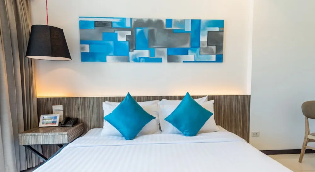 Номер Deluxe с балконом и с видом на бассейн Hotel J Residence Pattaya