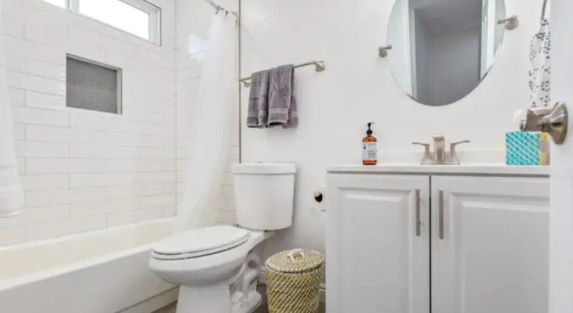 Апартаменты LuxuryTownhome.3Blks2Beach.E-Bikes.75”4kTV