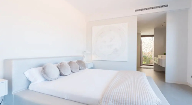 Short DE CAN Rius, Book Hotel Muro Majorca