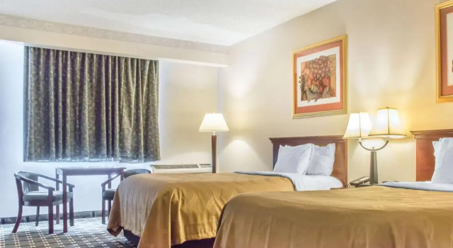 Holiday Inn Batavia-Darien Lake Area, Buchen Sie Hotel Batavia New York State