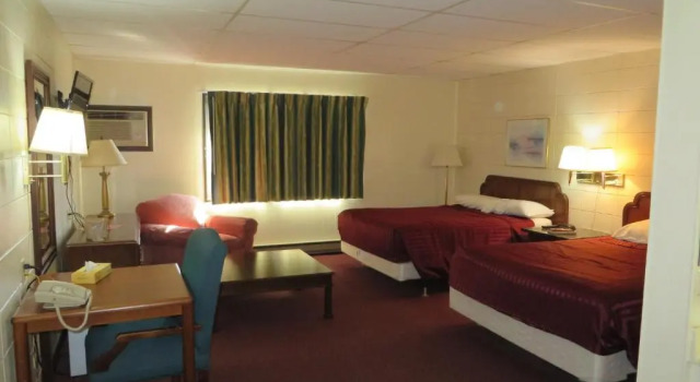 Четырёхместный номер Standard Grand Inn Fargo