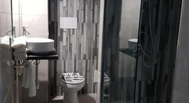 Номер Economy ESPOSITO PLAZA- ROOMS & SUITE