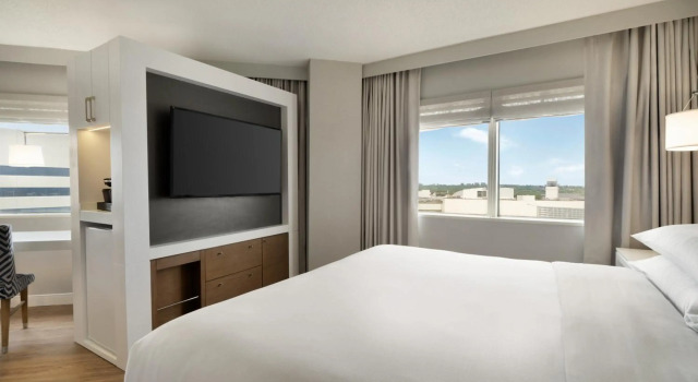 Sheraton Meadowlands, Rezervovat Hotel East Rutherford Meadowlands