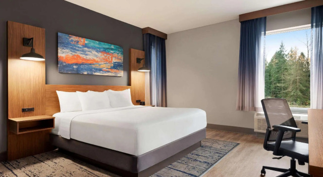 Двухместный люкс Efficiency La Quinta Inn & Suites by Wyndham Marysville