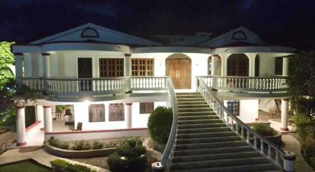 Carambola Surf House, Забронировать Отель Отели Кабарет с завтраком, Завтраки