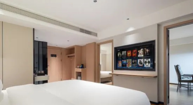 Люкс Grand Holiday Inn Express Ledong Bohao (Folo Town)