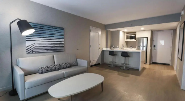 Двухместный люкс c 1 комнатой Radisson Plaza Hotel at Kalamazoo Center