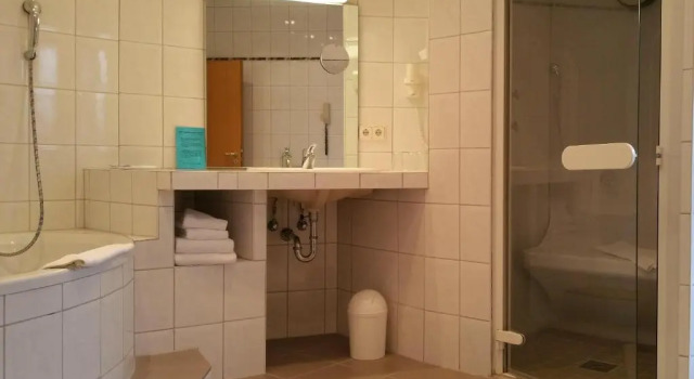 Люкс City Partner Hotel Strauss