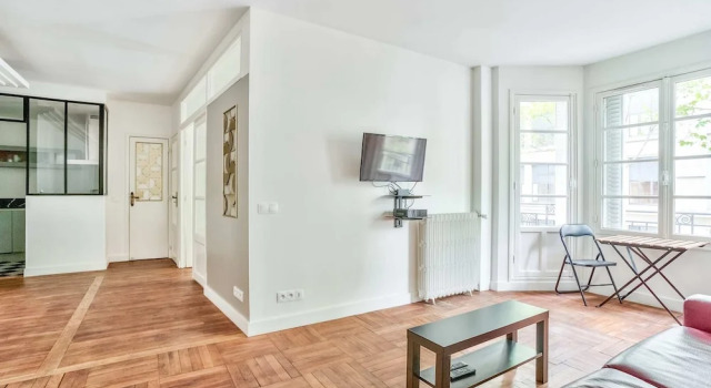 Apartment With Balcony Near Gare Montparnasse, Забронировать Апартаменты/квартира Апартаменты Парижа, рядом с Плезанс, Апартаменты/квартира