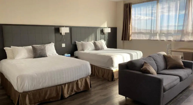 Четырёхместный люкс Hotel Montreal Metropolitan, an Ascend Collection Hotel