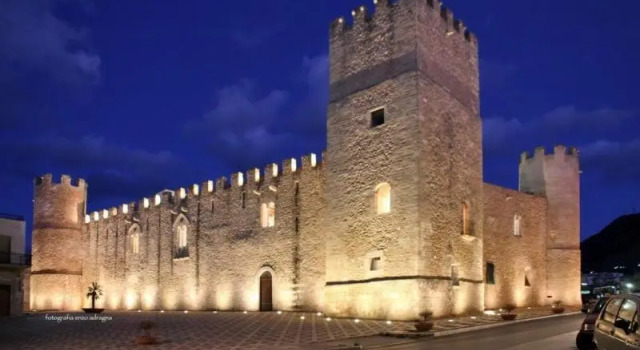 Casa Vacanza ''La Scinnuta'' Alcamo, Book Hotel Hotels in Sicily with Parking, Parking