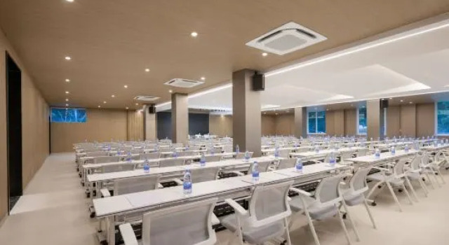 Grand Rezen Hotel Yantai, Забронировать Отель Яньтай Yantai Region