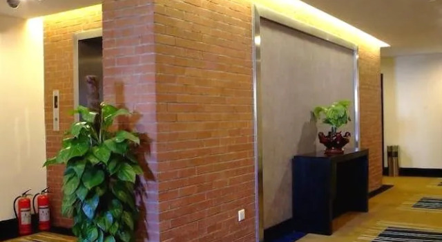 Shenzhou Travel Dalian Hotel, Book Hotel Hotels in Liaoning with Parking, Parking