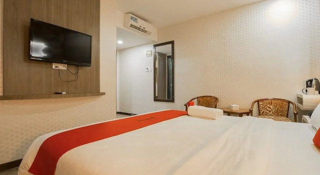 RedDoorz Plus near Mall Nagoya Hill Batam 3, Prenota Hotel Hotel SPA a Nagoya, SPA