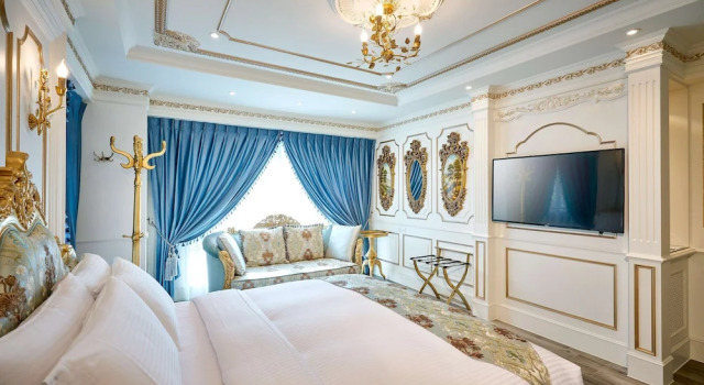 Номер Premium Sun Moon Lake Queen Castle Hotel