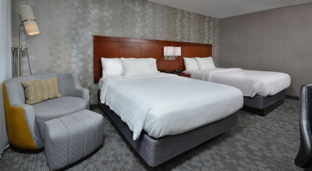 Четырёхместный номер Standard Courtyard Beckley