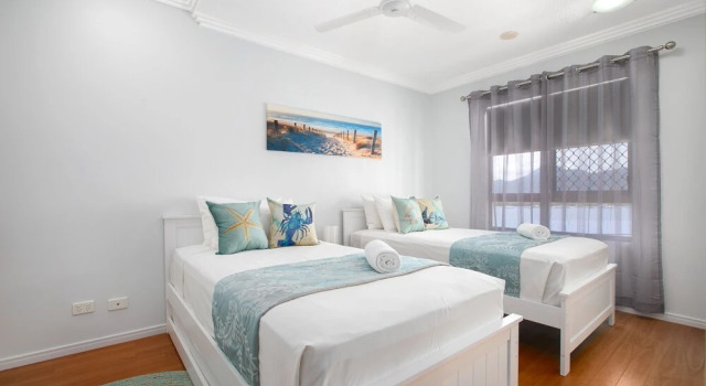 Belle Escapes - Chic City Apartment with Water Views