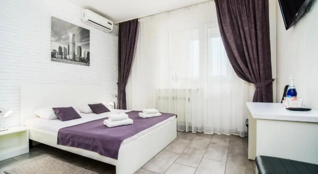 Люкс с балконом SkyHome Mini-hotel