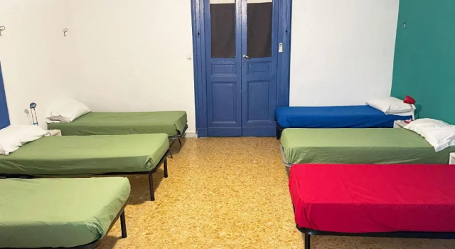 Bett im Wohnheim 6 Small Rooms