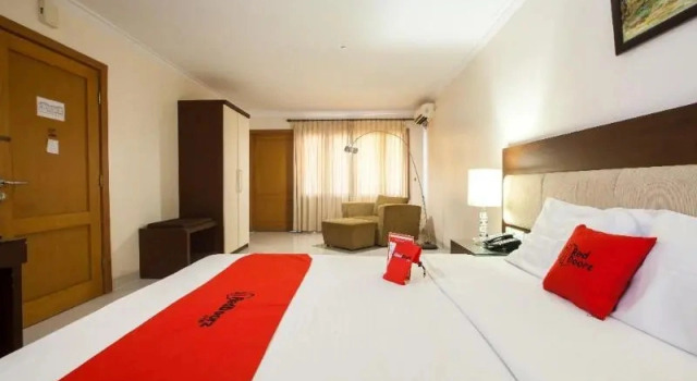 Camera Standard con vista mare RedDoorz Premium @ Raya Nginden