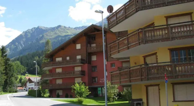 Haus Rätia, Klosters Platz, Book Hotel Klosters-Serneus 