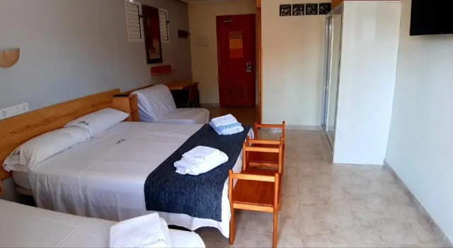 Семейный номер Standard с видом на море Hotel Alaska