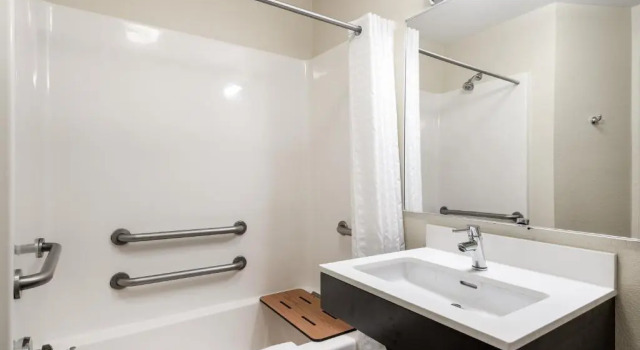 Двухместный номер Standard Candlewood Suites Durham by IHG