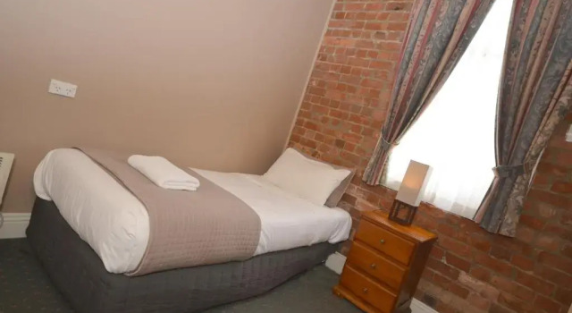 Семейный номер Standard Мансарда Central Springs Inn