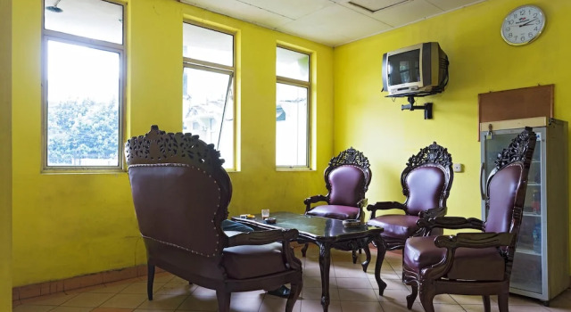 RedDoorz Near Binus Kijang, Rezervovat Hotel Hotely v Jakarta s bazénem, poblíž Wisma 77, Bazén