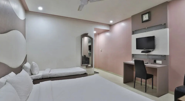 Номер Royal Hotel Merit