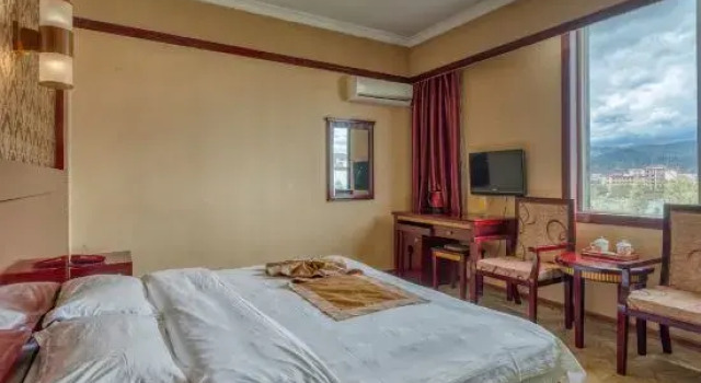 Kangzhu Hotel, Buchen Sie Hotel Hotels in Yunnan mit Parkplatz, Parkplätze