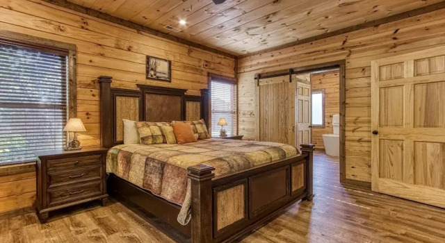 Ern822 - Smoky Oasis - Great Location, Private Indoor Heated Pool! 3 Bedroom Cabin by RedAwning