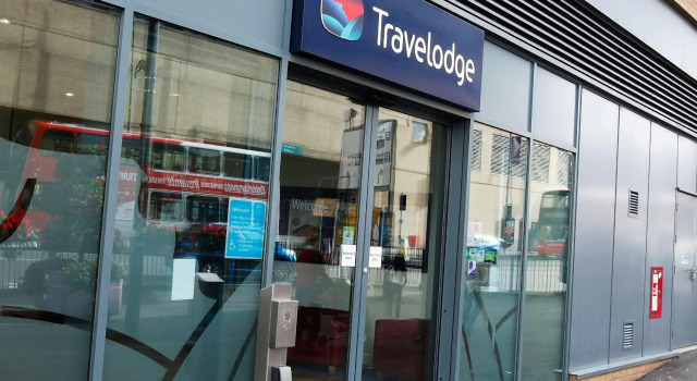Travelodge Birmingham Central Bull Ring, Забронировать Отель Бирмингем Уэст-Мидлендс, рядом с Battle of the Gods and Giants