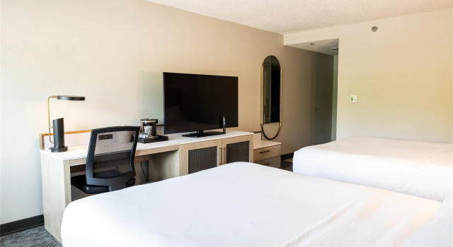 Четырёхместный номер Standard DoubleTree by Hilton Austin, MN