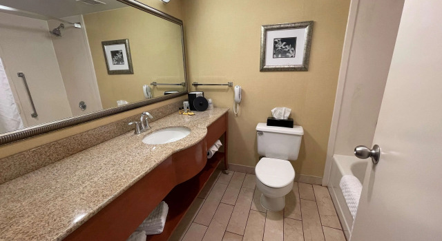 Четырёхместный номер Standard Best Western Plus Waterville Grand Hotel