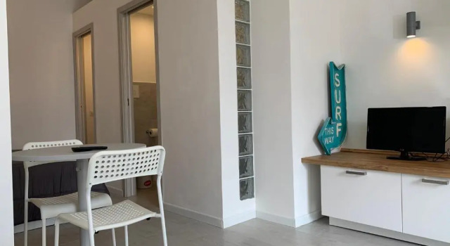 1 Bedroom Apartment Bed and Beach