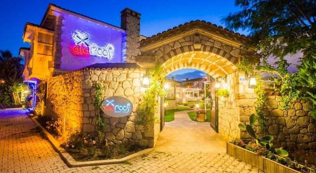 Alaroof Hotel  ( +15 )
