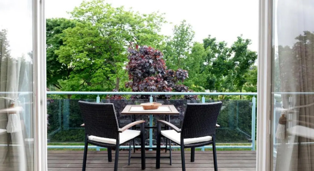 Апартаменты с балконом Parkside Apartment House