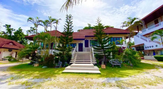 Трёхместный номер Standard с видом на море Ban Saithong Beach Resort