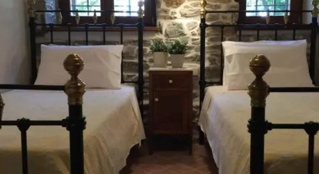 House Smaragdi, Rezerwuj Hotel Hotele w Pelion z parkingiem, Parking