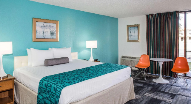 Двухместный номер Standard Howard Johnson by Wyndham Winter Haven FL