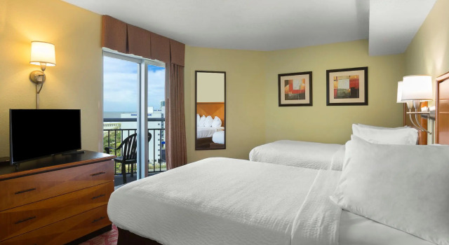 Четырёхместный номер Standard с видом на океан Bay View Resort Myrtle Beach