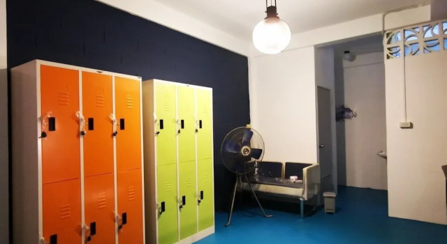 Кровать в общем номере D​ Luck​ Hostel