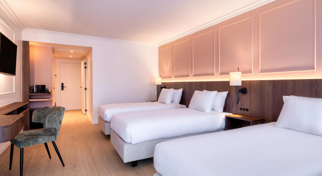 Трёхместный номер Superior Golden Tulip Hotel de’ Medici