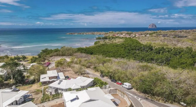 Villa Martinique Diamant, resplendissante, 3ch, piscine, vue mer, Varaa Villa Mökit kohteessa Fort-de-France, Mökki