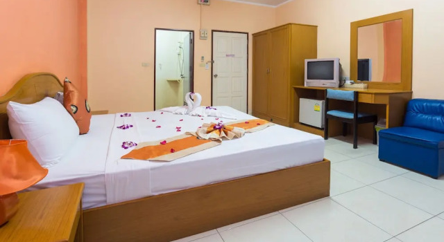 Room in B&B - Belvedere - Bucintoro, Забронировать Отель «постель и завтрак» Отели Патонг-Бич 3 звезды, рядом с Больница Патонга, 3*