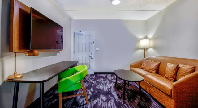 Люкс Fairfield Inn & Suites by Marriott Cortland, NY
